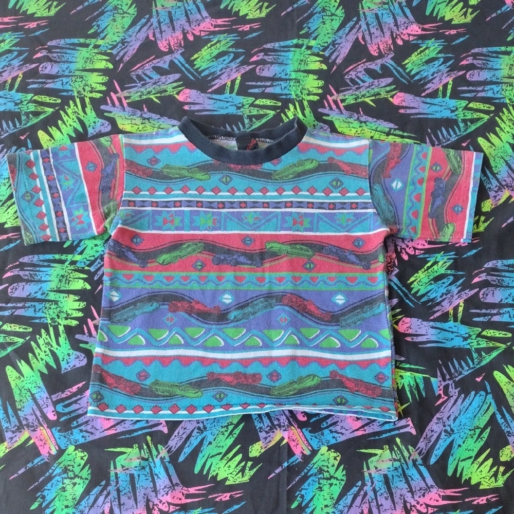 VTG AOP Striped Cars Abstract T-Shirt